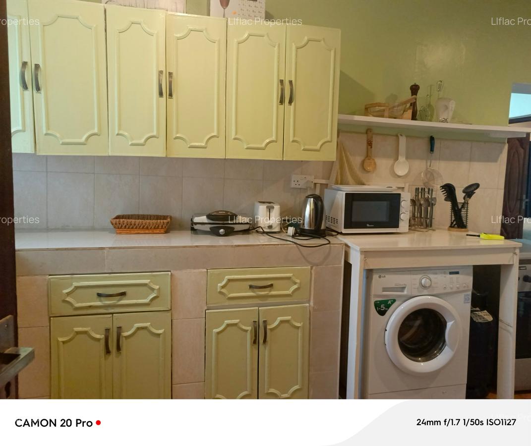 1 Bed House with Garden in Rosslyn - 9