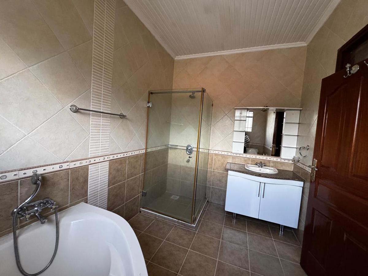 4 Bed Townhouse with En Suite in Westlands Area - 19