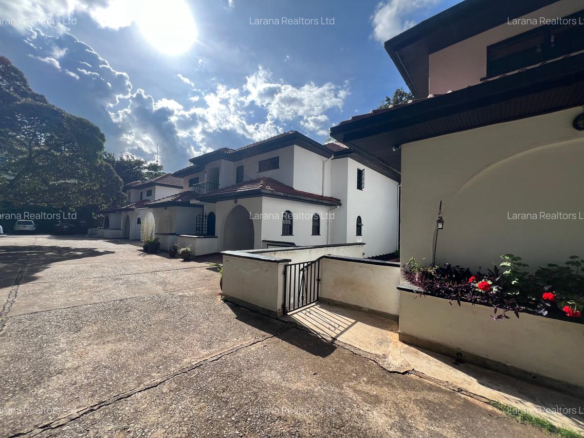 4 Bed Townhouse with En Suite at Riverside Dr - 15