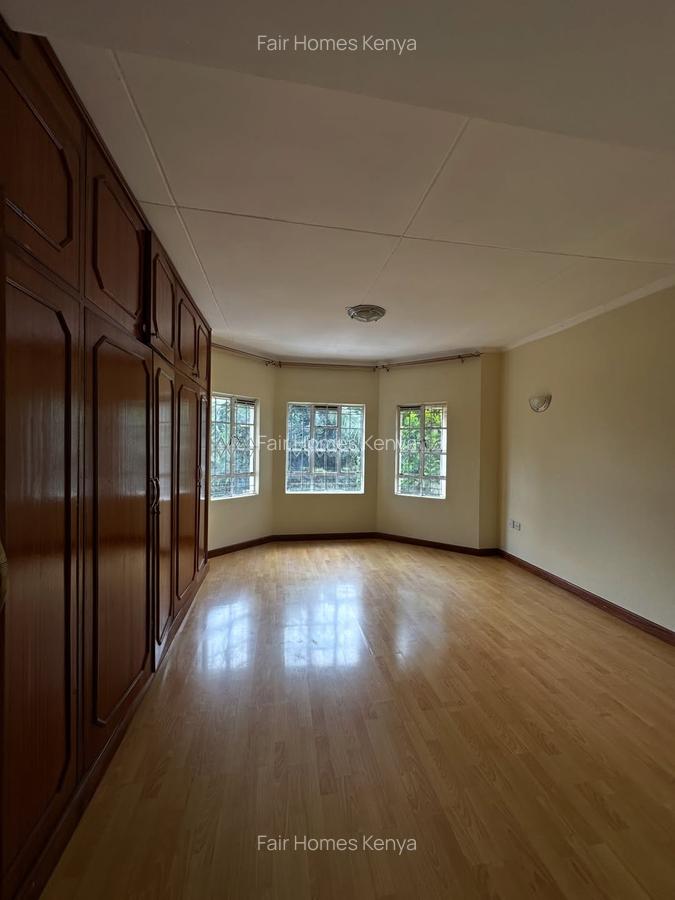 5 Bed Townhouse with En Suite at James Gichuru - 14