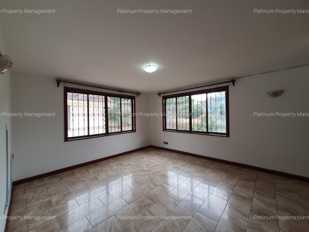 4 Bed House with En Suite at Grevillea Grove - 18