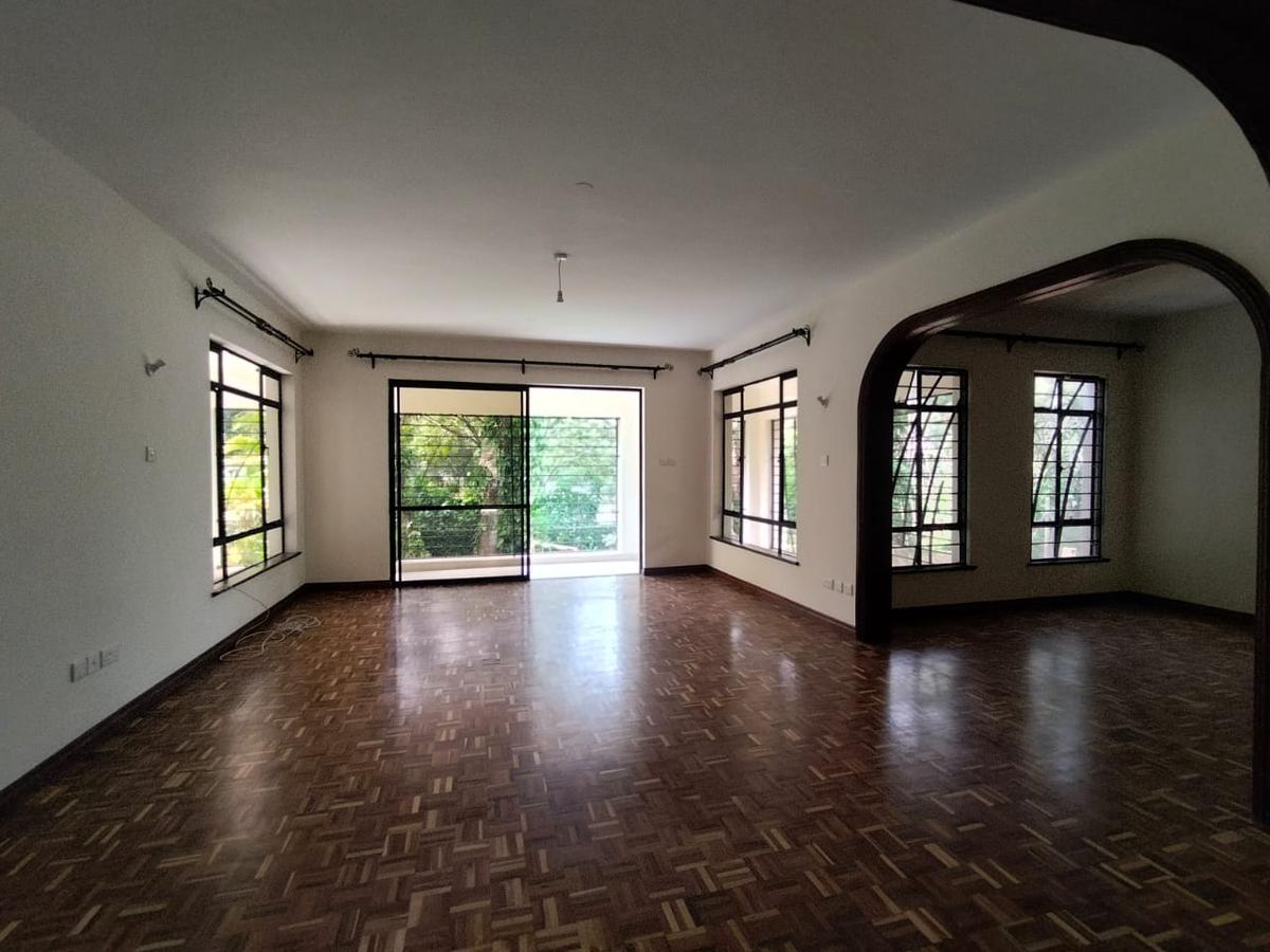 5 Bed Townhouse with En Suite in Westlands Area - 2