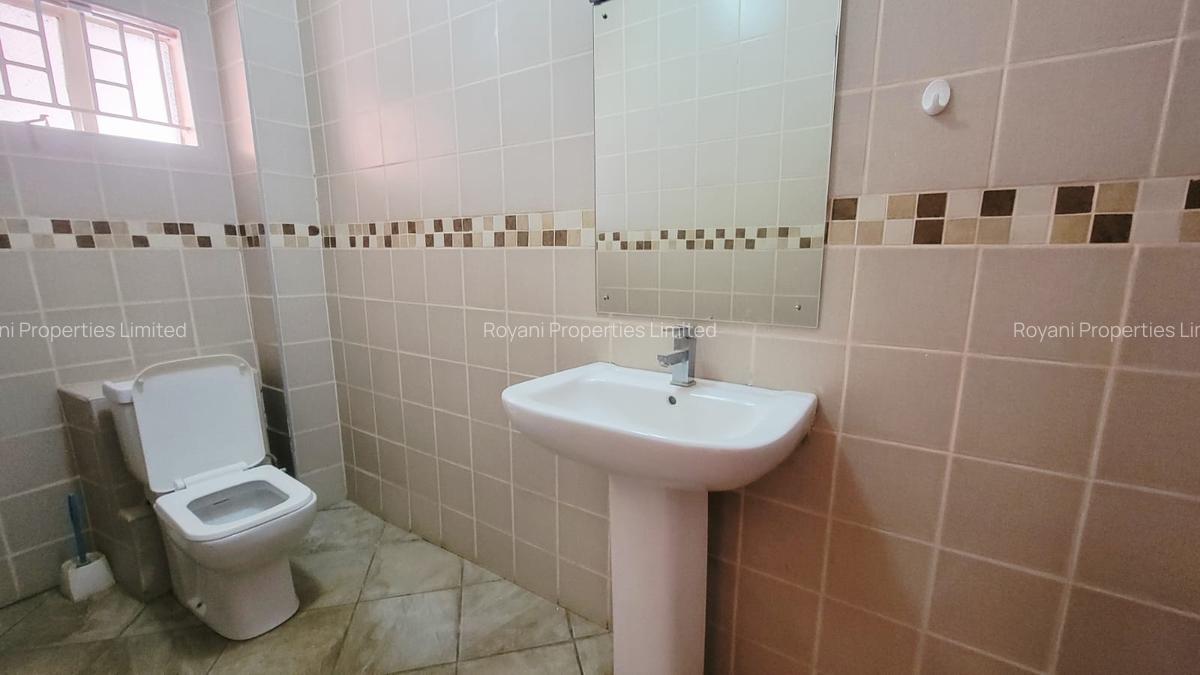 5 Bed House with En Suite in Rosslyn - 16