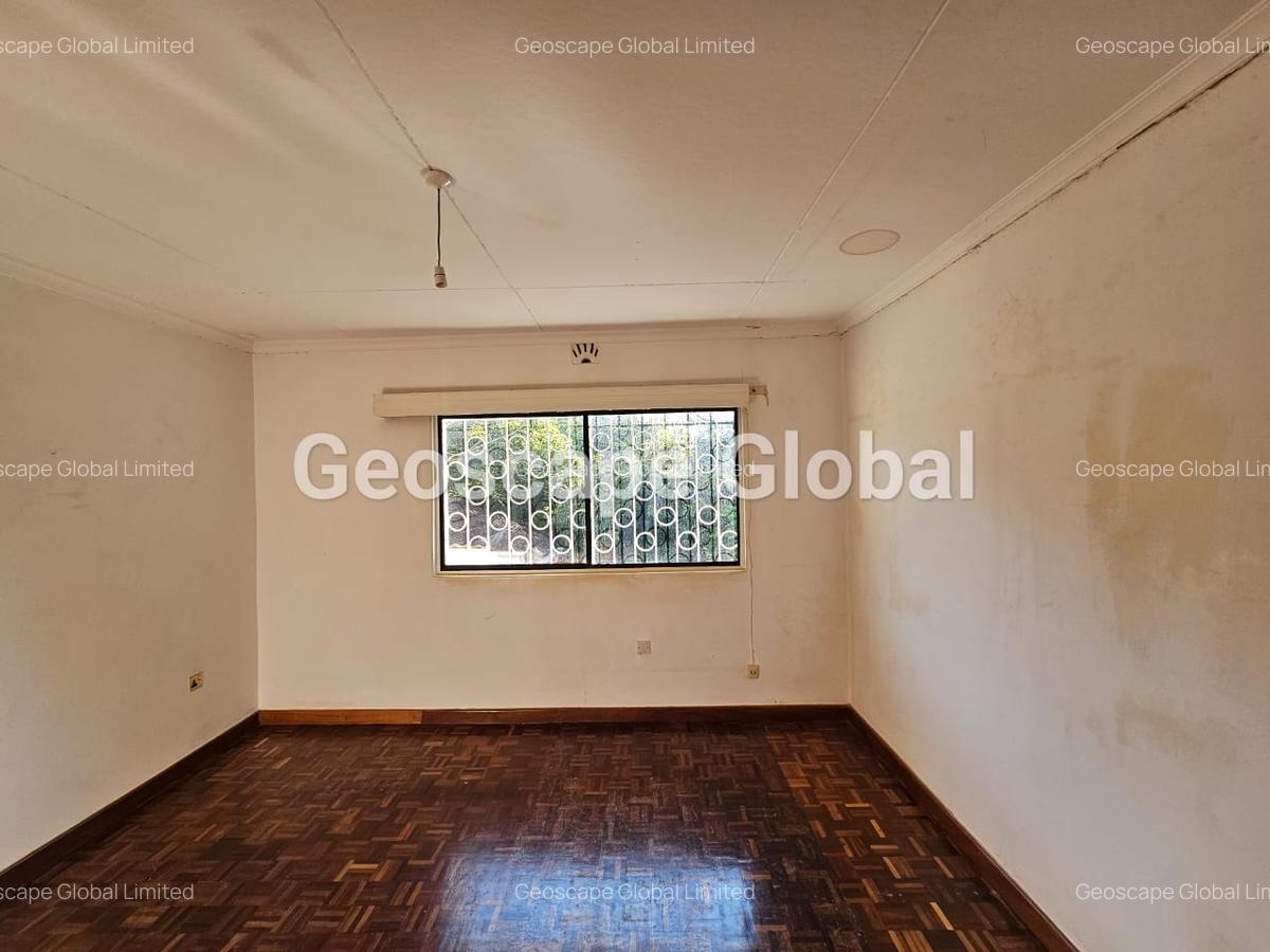 4 Bed House with En Suite in Loresho - 8