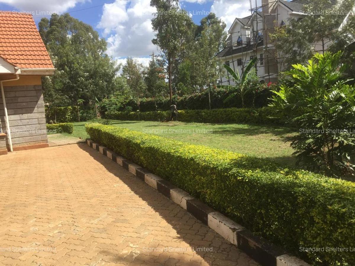 5 Bed House with En Suite in Garden Estate - 3