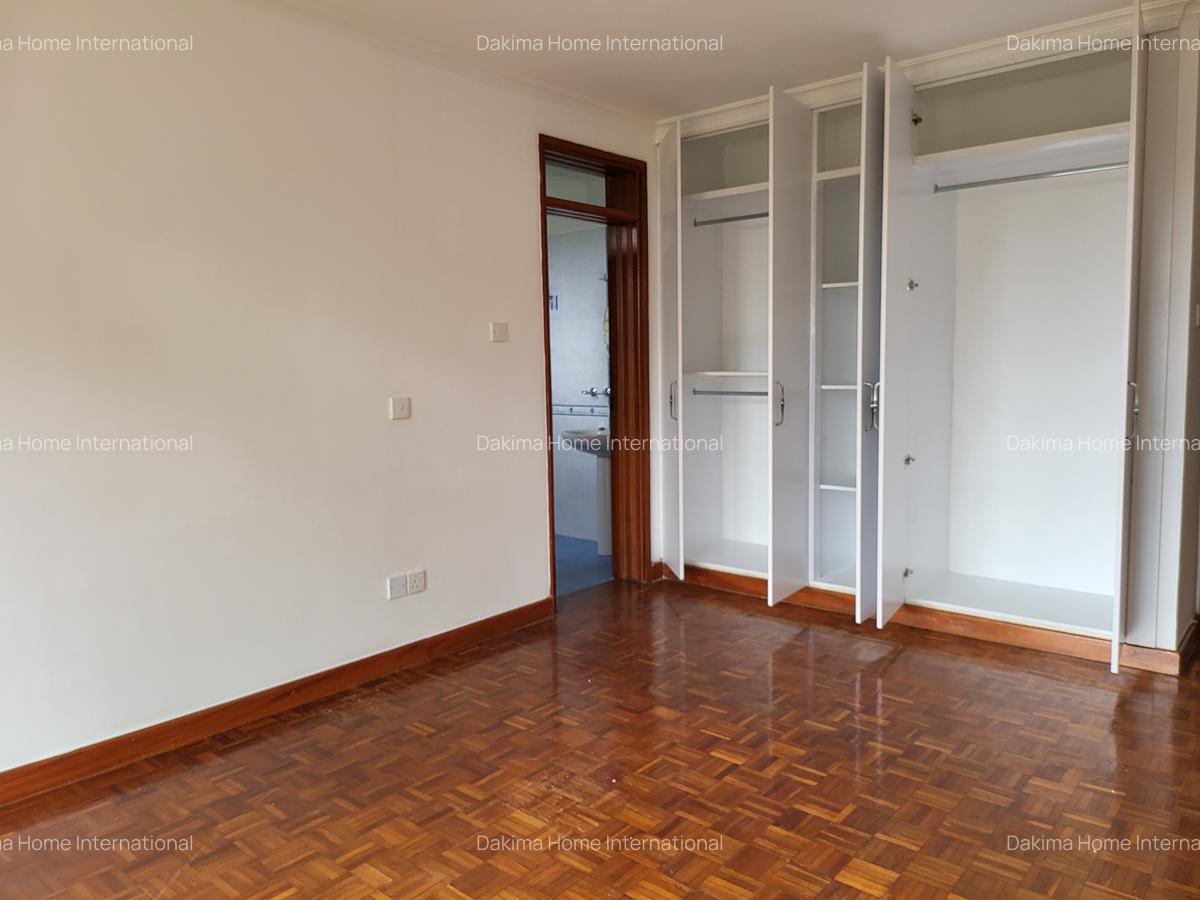 4 Bed Townhouse with En Suite in Rosslyn - 11