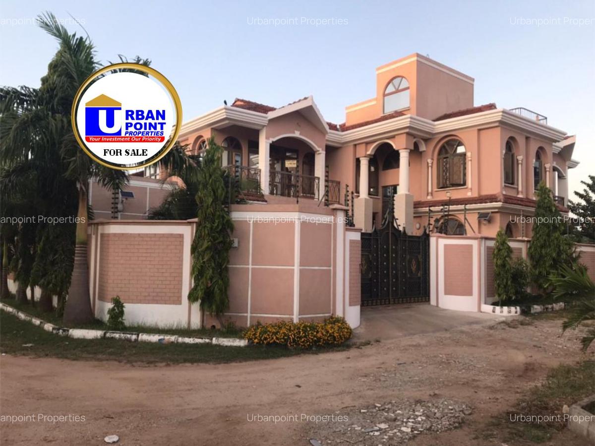 5 Bed House with En Suite in Nyali Area - 1
