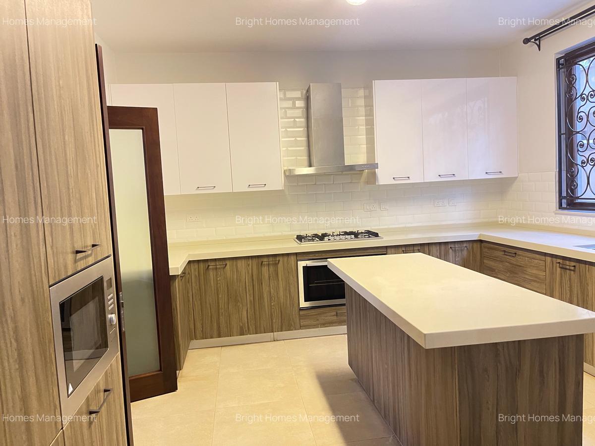 5 Bed Townhouse with En Suite in Lavington - 5