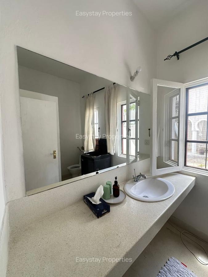 2 Bed Apartment in Malindi - 14