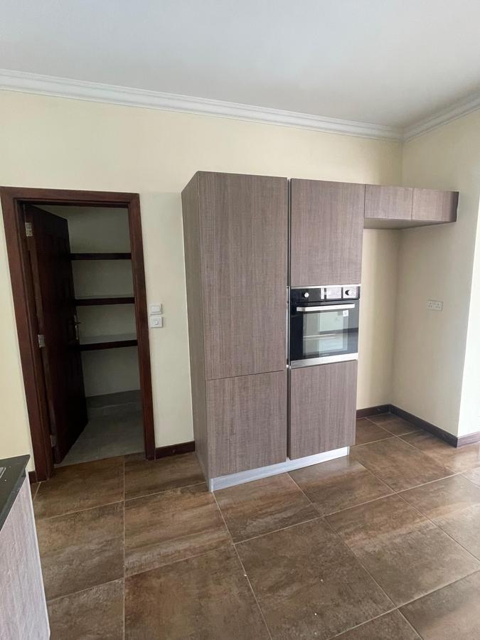 3 Bed Apartment with En Suite at Off City Park Drive - 7