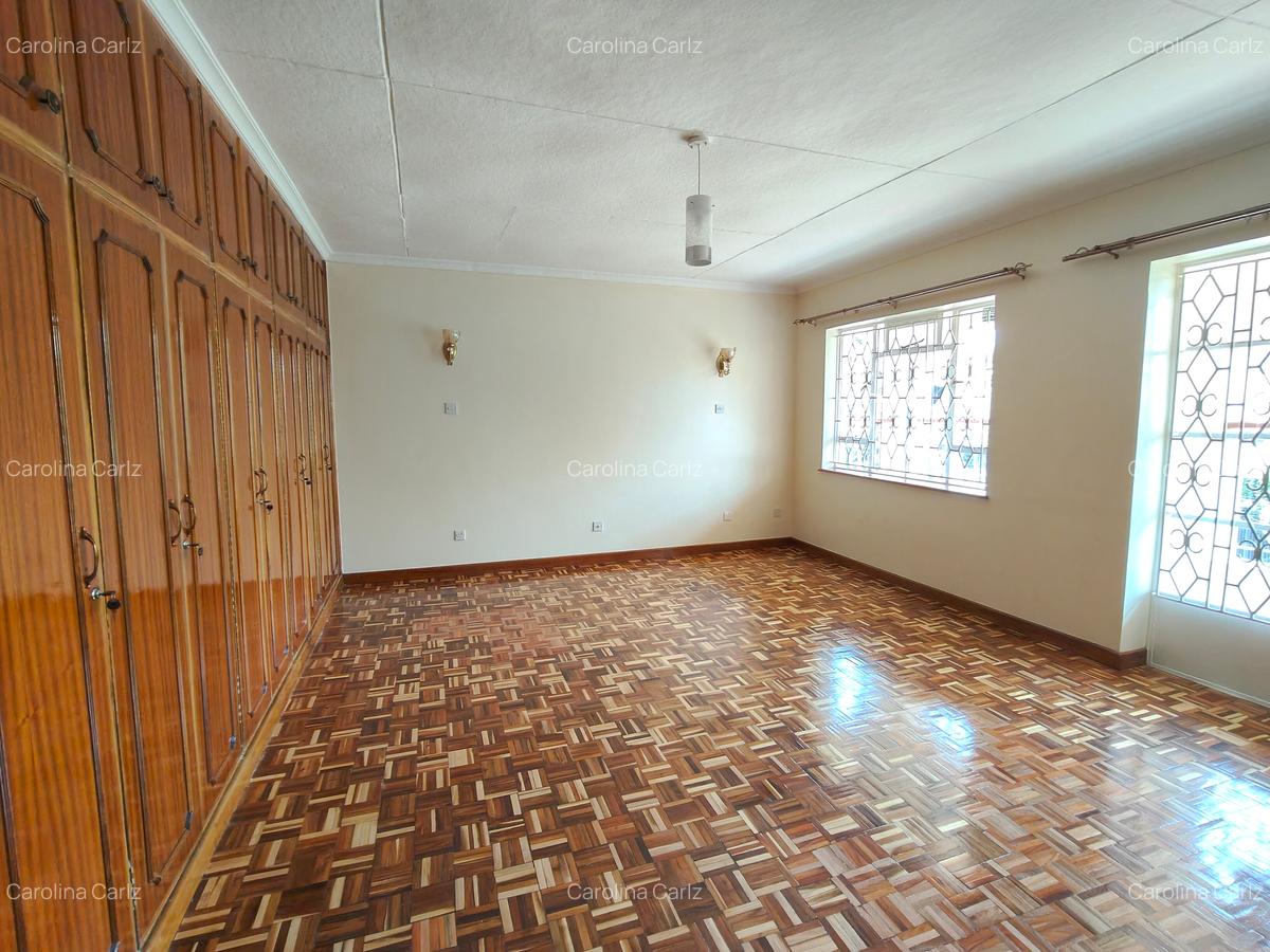 4 Bed Townhouse with En Suite at Loresho - 11