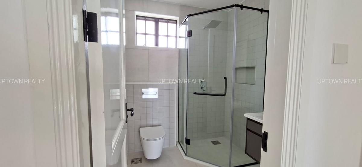 4 Bed House with En Suite at Brookside Drive - 7