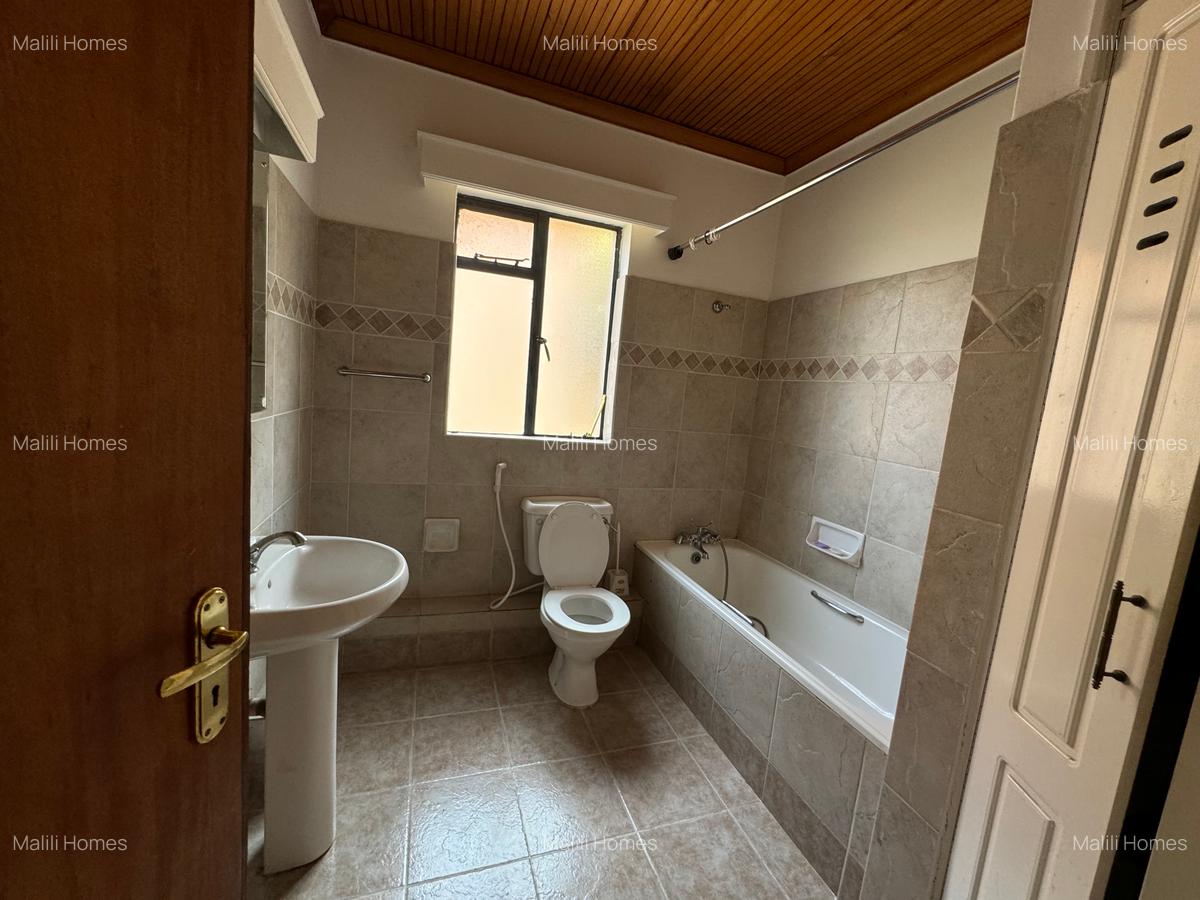 4 Bed Apartment in Kilimani - 6