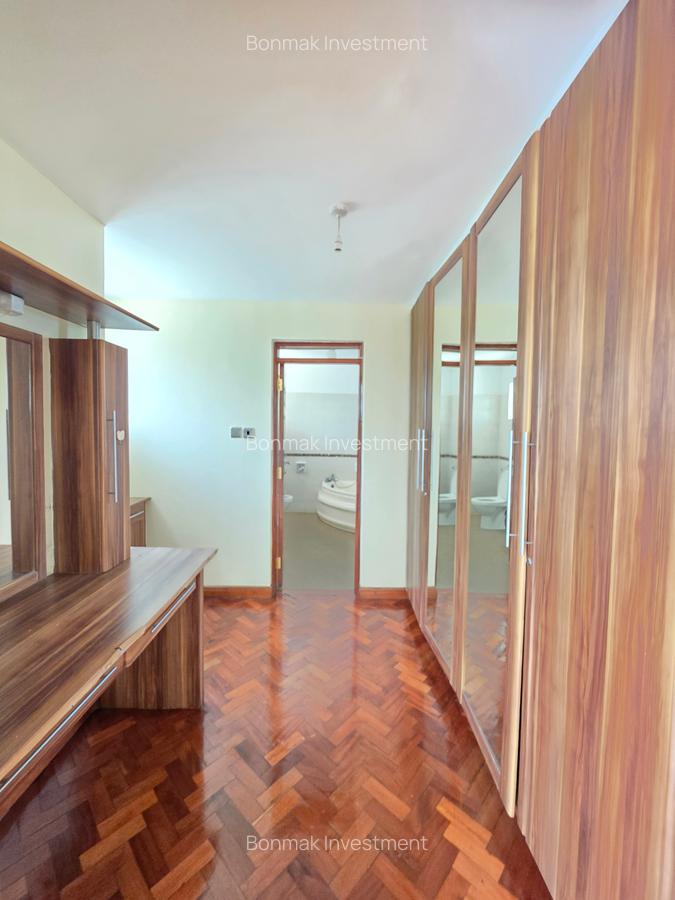 4 Bed Townhouse with En Suite at Riverside Drive. - 14