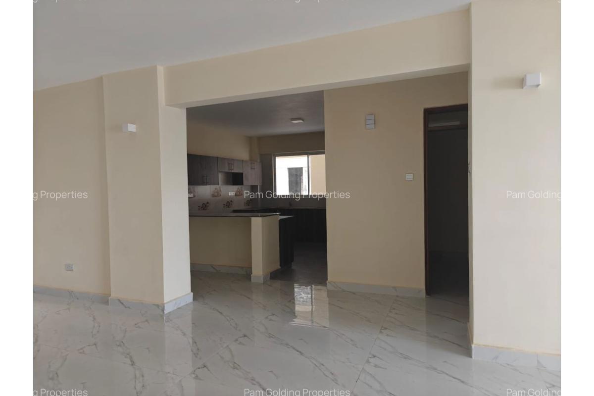 4 Bed Apartment with En Suite in Parklands - 4