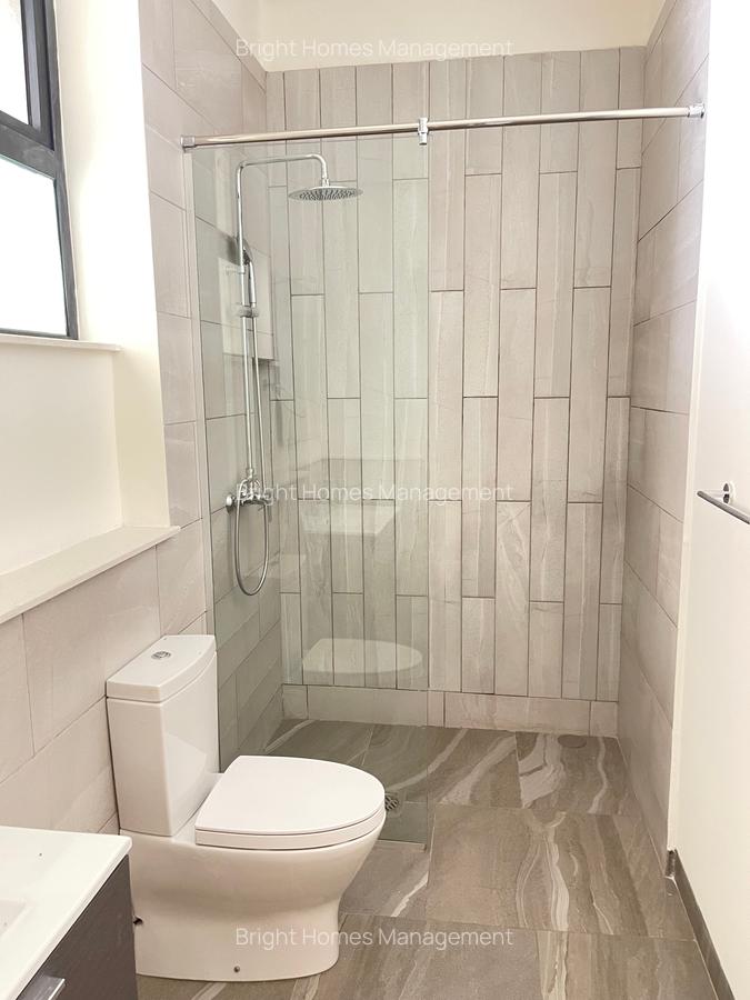 4 Bed Apartment with En Suite in Riverside - 15