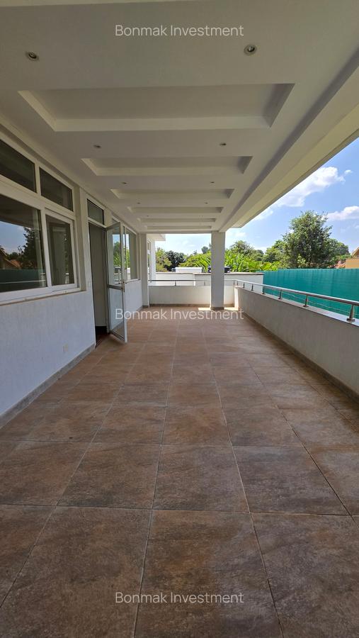 4 Bed House with En Suite at Old Runda - 11