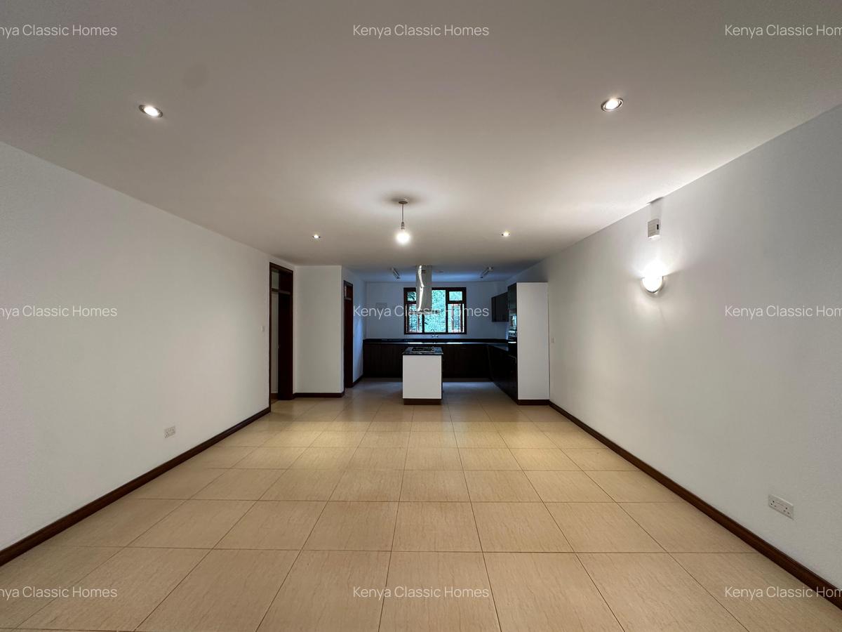 3 Bed Apartment with En Suite at Riverside - 4