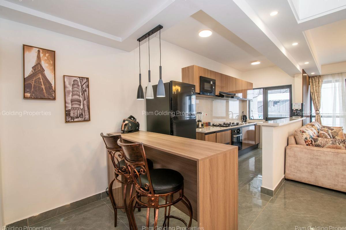 Furnished 3 Bed Apartment with En Suite in Riverside - 4