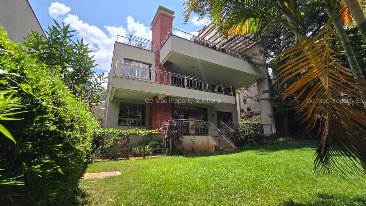 5 Bed House with En Suite in Lavington - 4