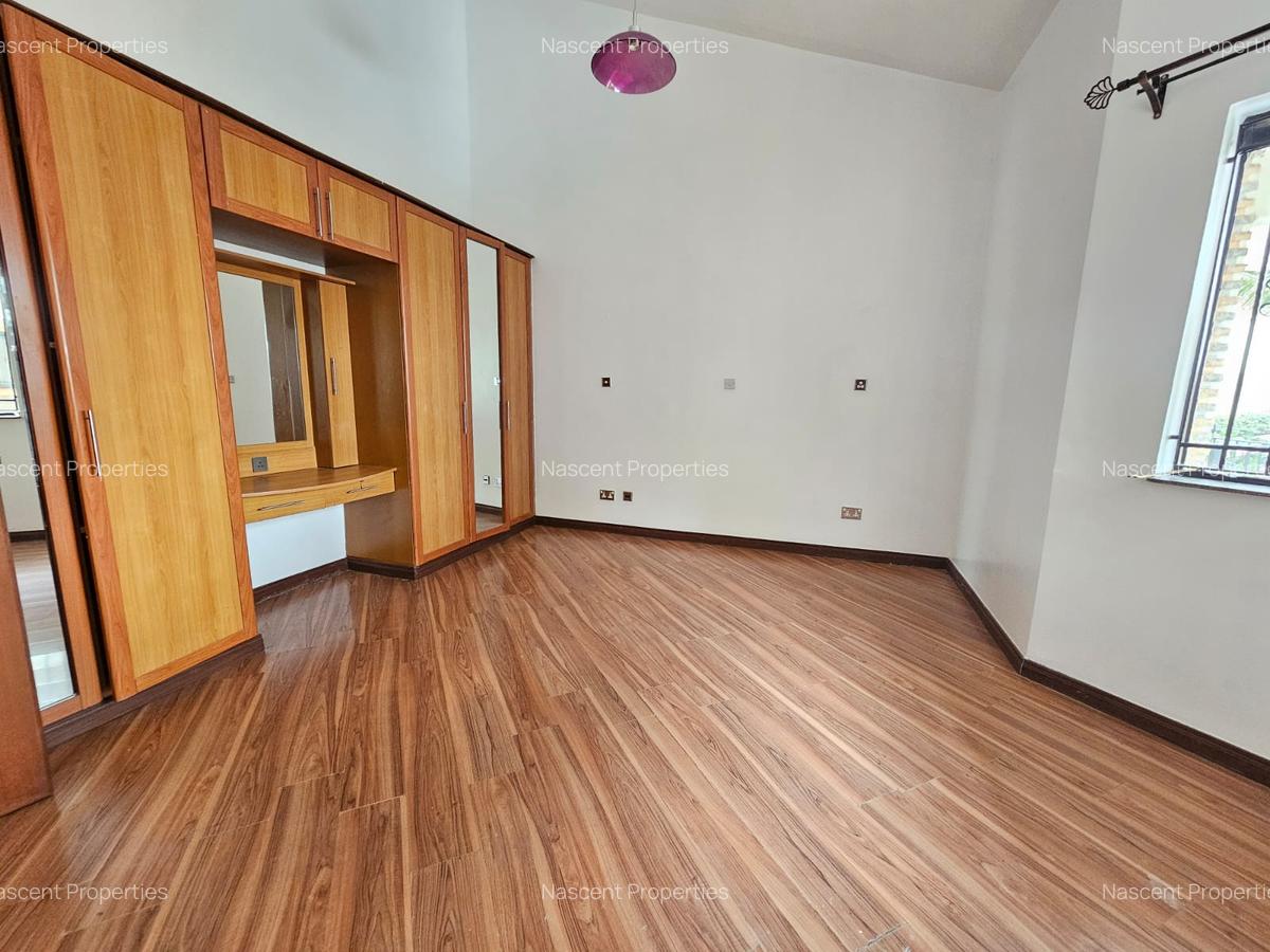 4 Bed Townhouse with En Suite in Spring Valley - 12