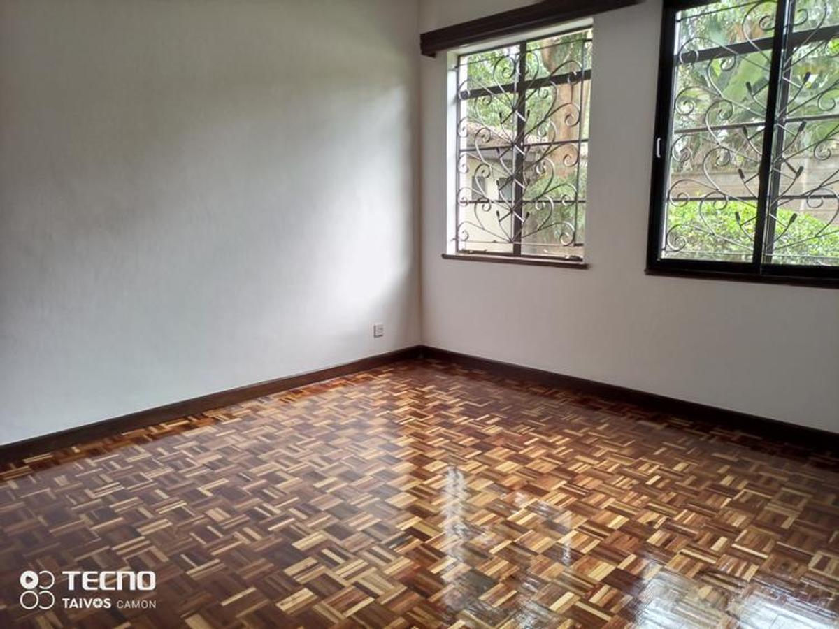 4 Bed Townhouse with En Suite in Westlands Area - 12