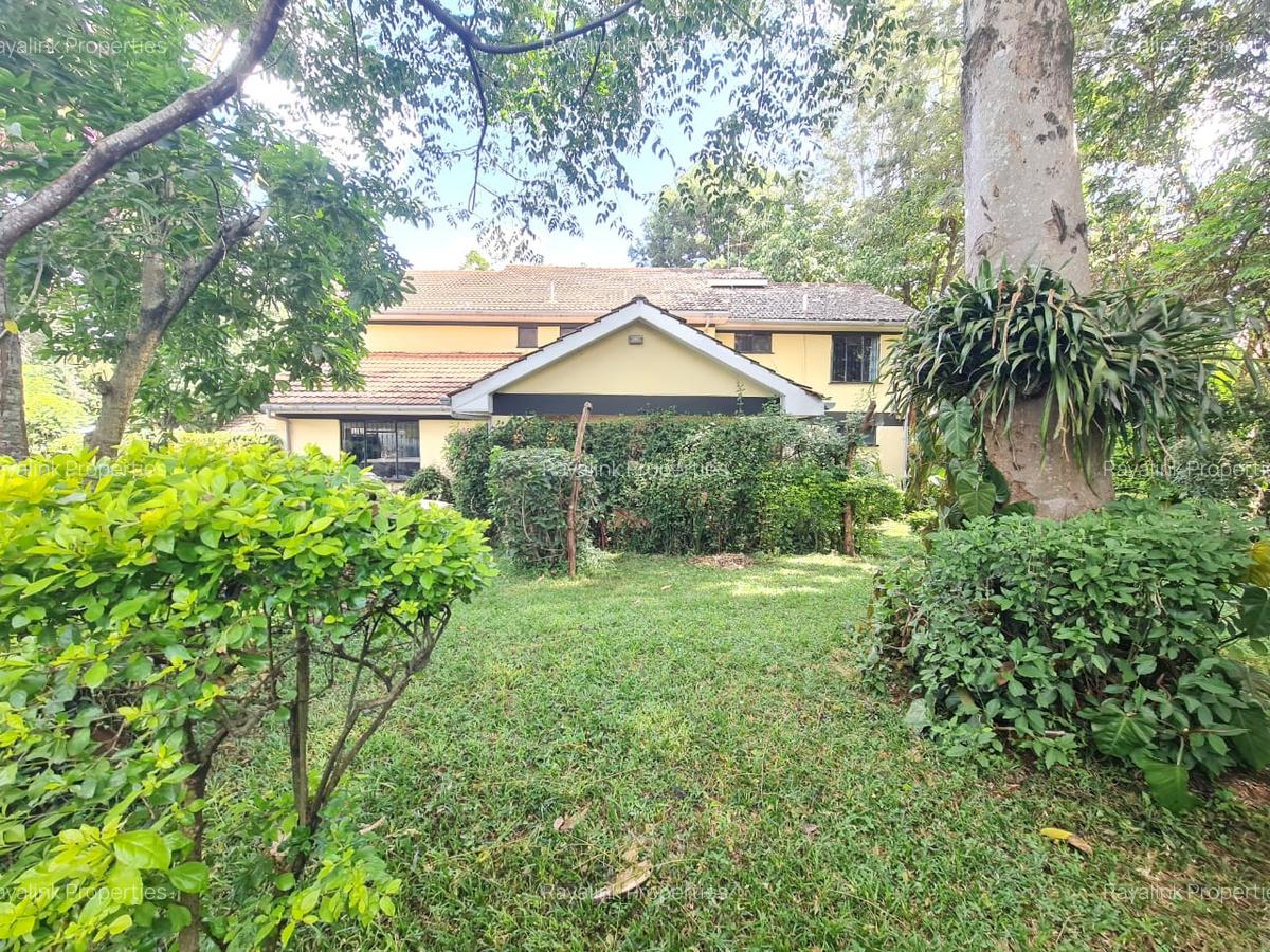 5 Bed House with En Suite at Nyari - 18