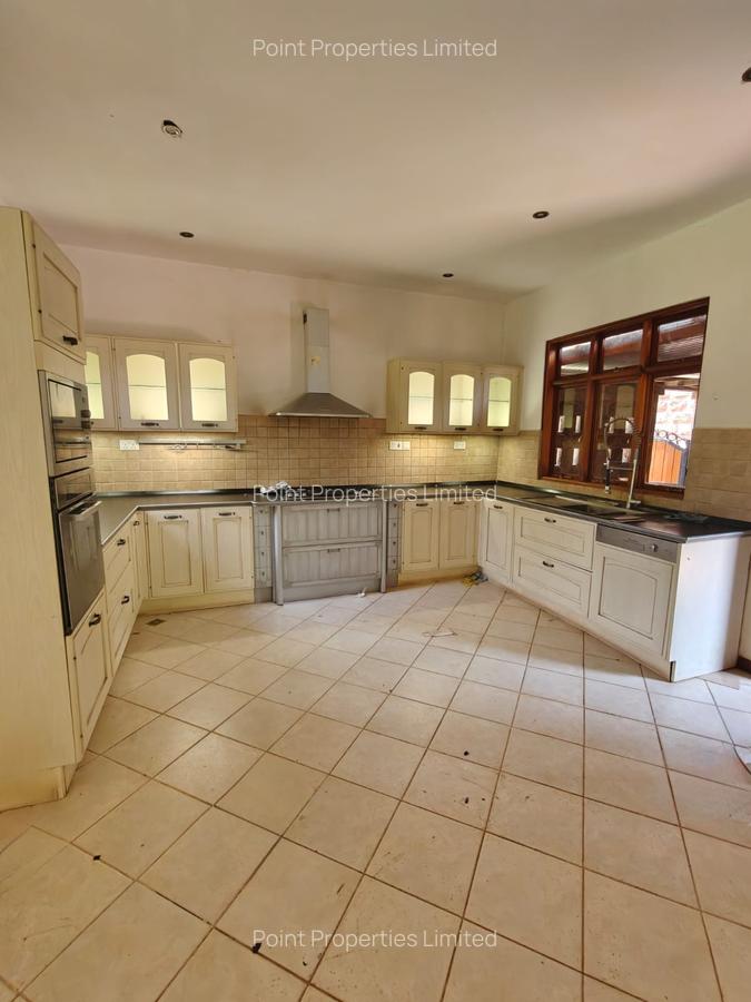 5 Bed Villa with En Suite in Karen - 8