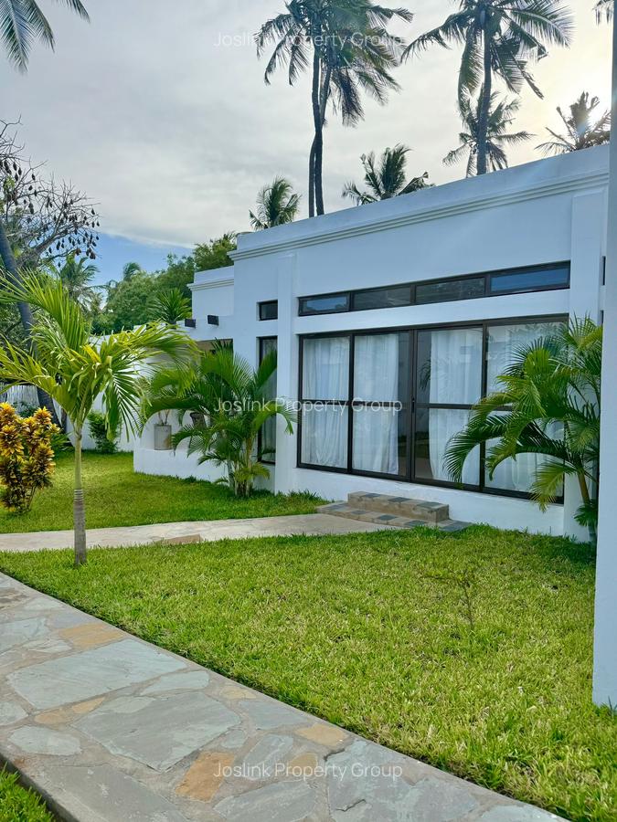 4 Bed Apartment with En Suite at Greenwood Drive - 10