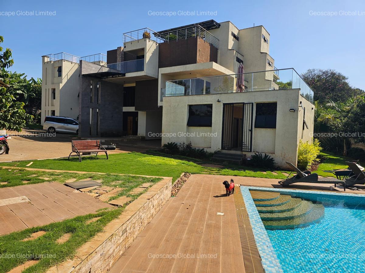 5 Bed House with En Suite in Runda - 7