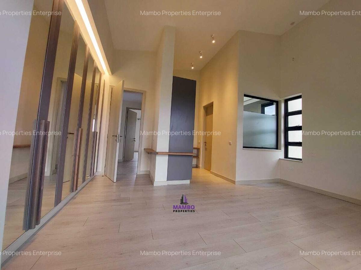 4 Bed Villa with En Suite at Redhill - 12