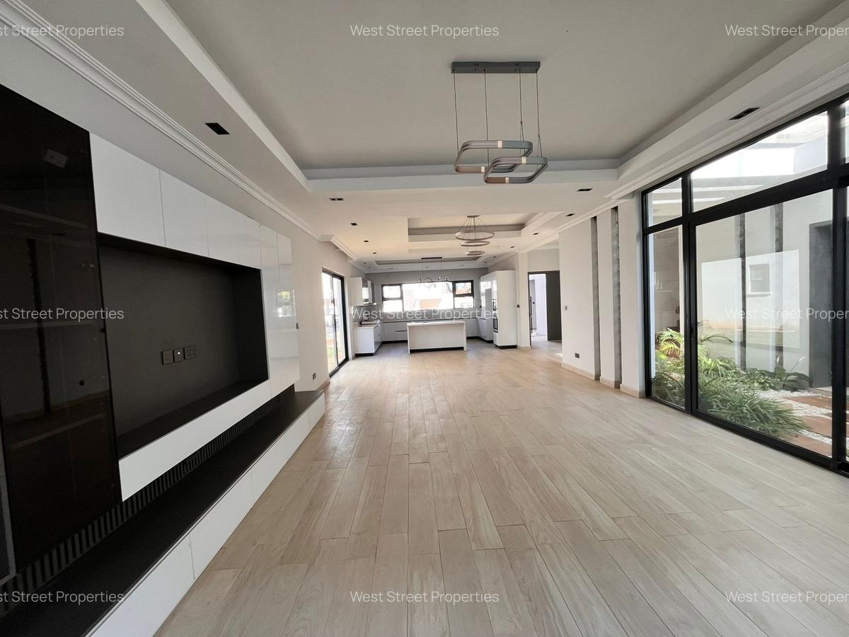 5 Bed Villa with En Suite at Lavington - 4