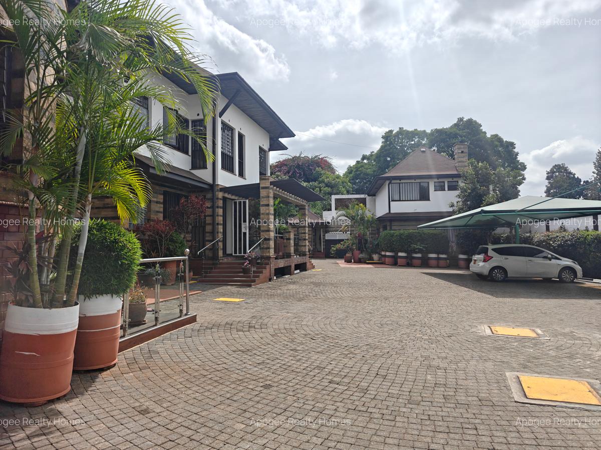 2 Bed House with En Suite at Evergreen - 19