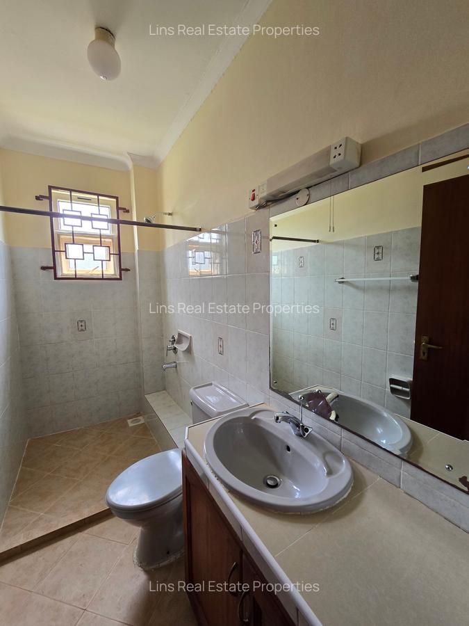 4 Bed Townhouse with En Suite in Lavington - 18