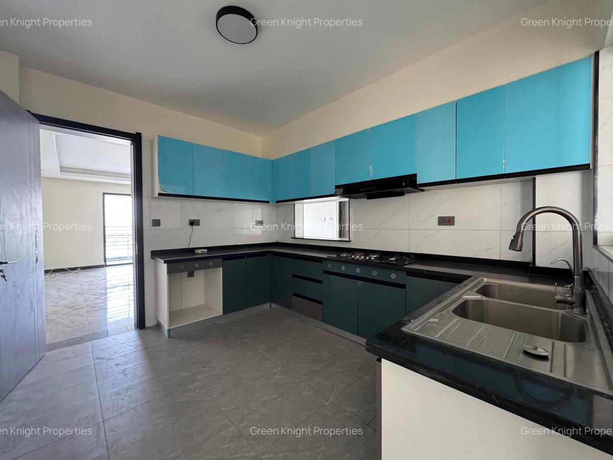 Serviced 4 Bed Apartment with En Suite in Lavington - 11