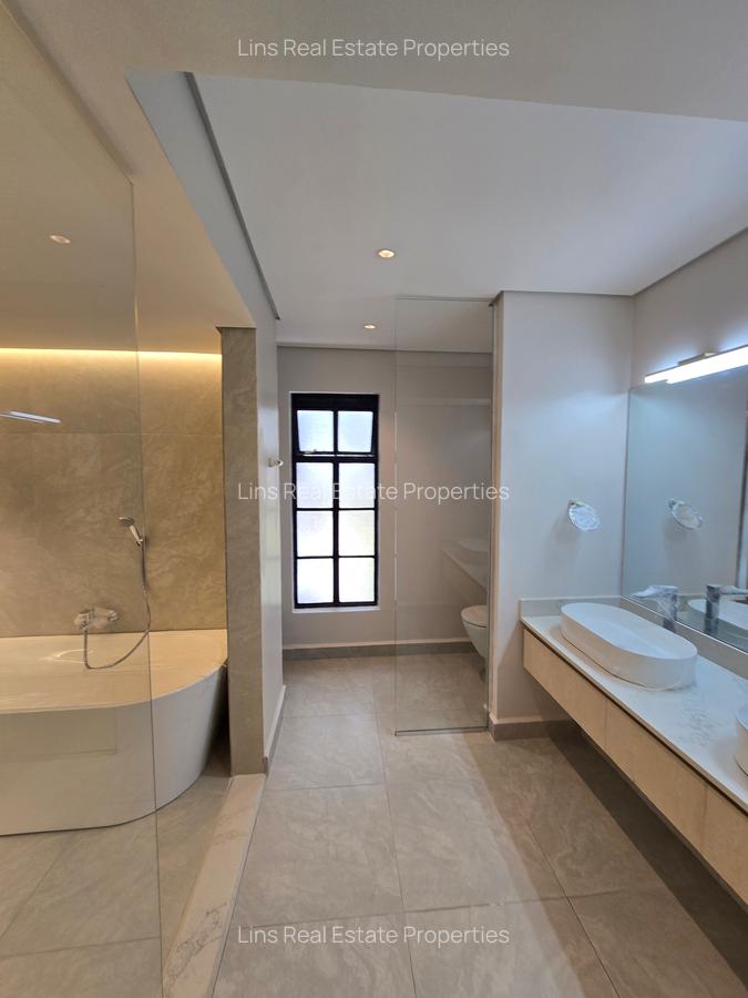 6 Bed Townhouse with En Suite in Lavington - 12