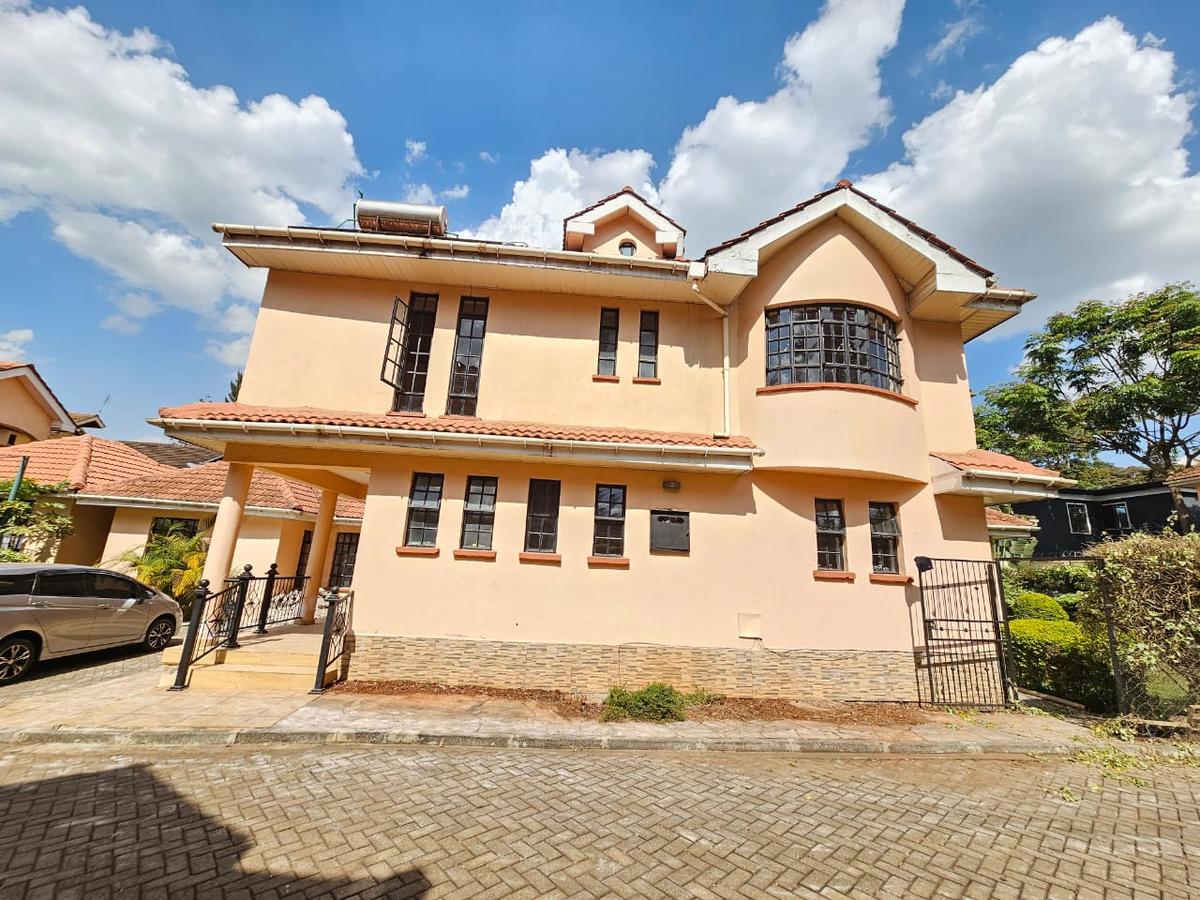 5 Bed House with En Suite in Lavington - 19