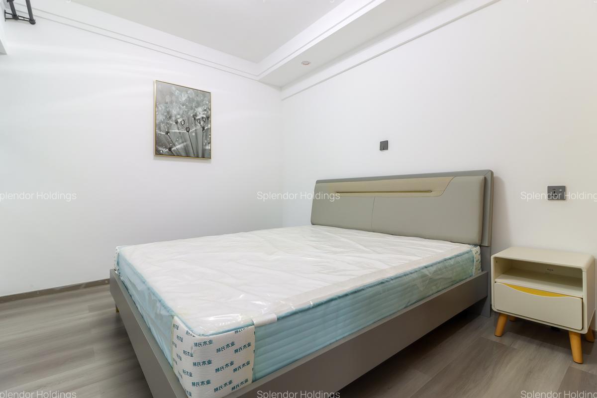 2 Bed Apartment with En Suite in Lavington - 10