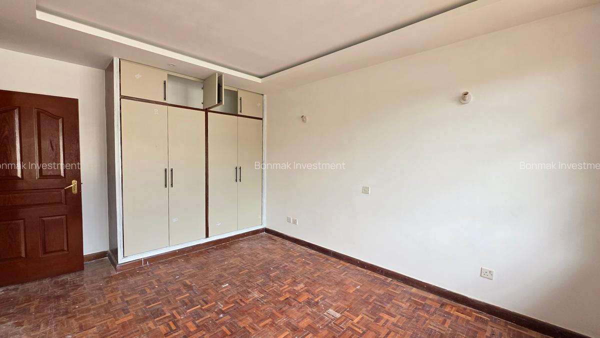 4 Bed Townhouse with En Suite at Lavington Green. - 12