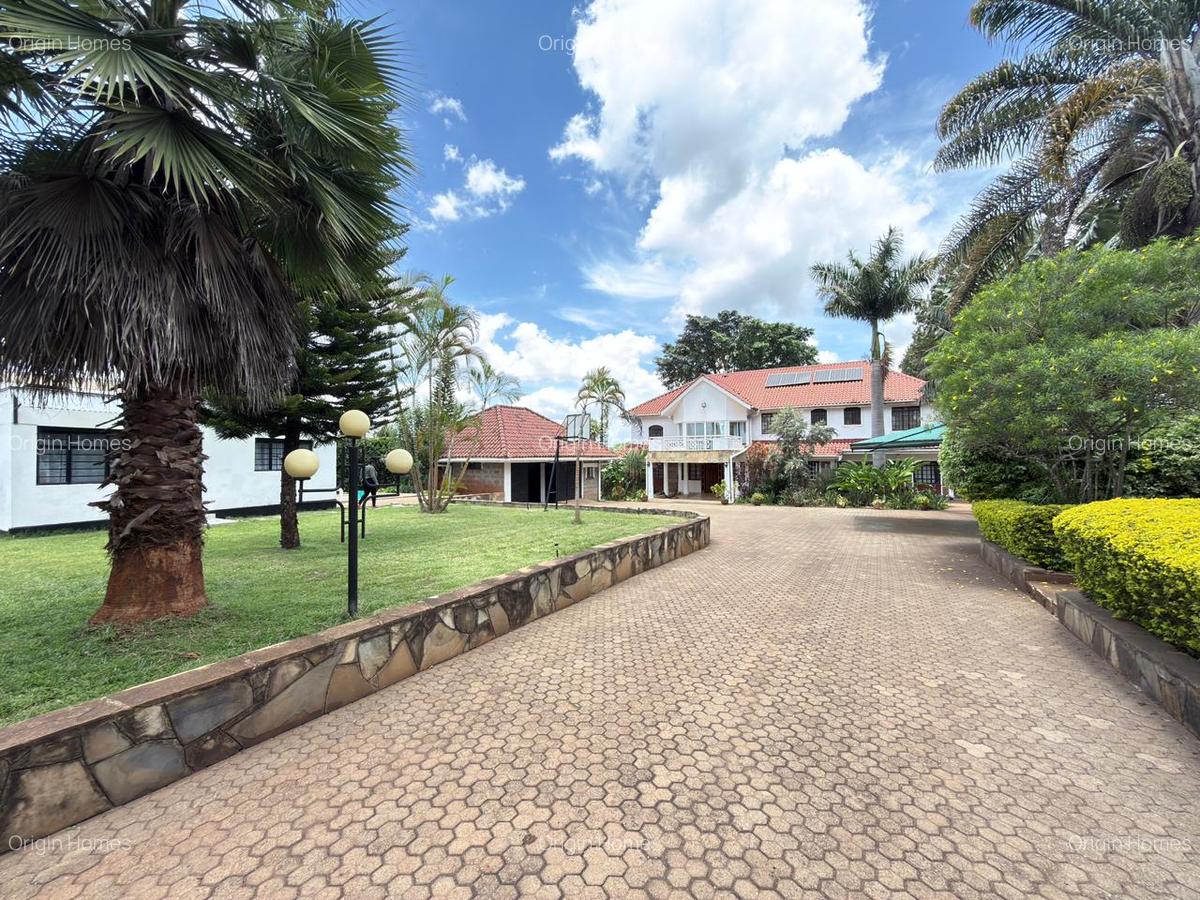 5 Bed House with En Suite at Nyari - 11