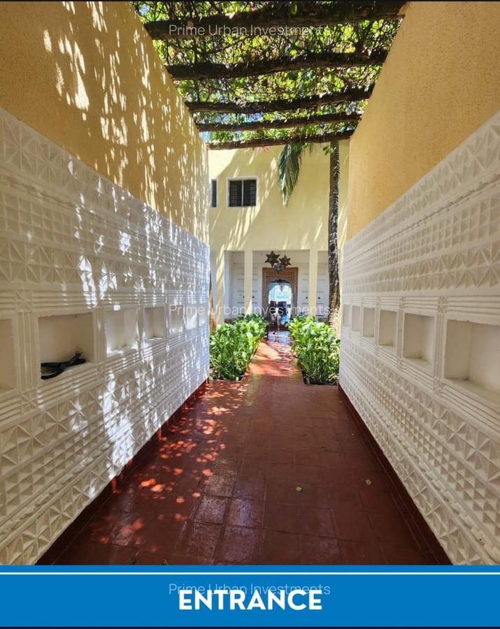 4 Bed House with En Suite at Malindi Beach - 9