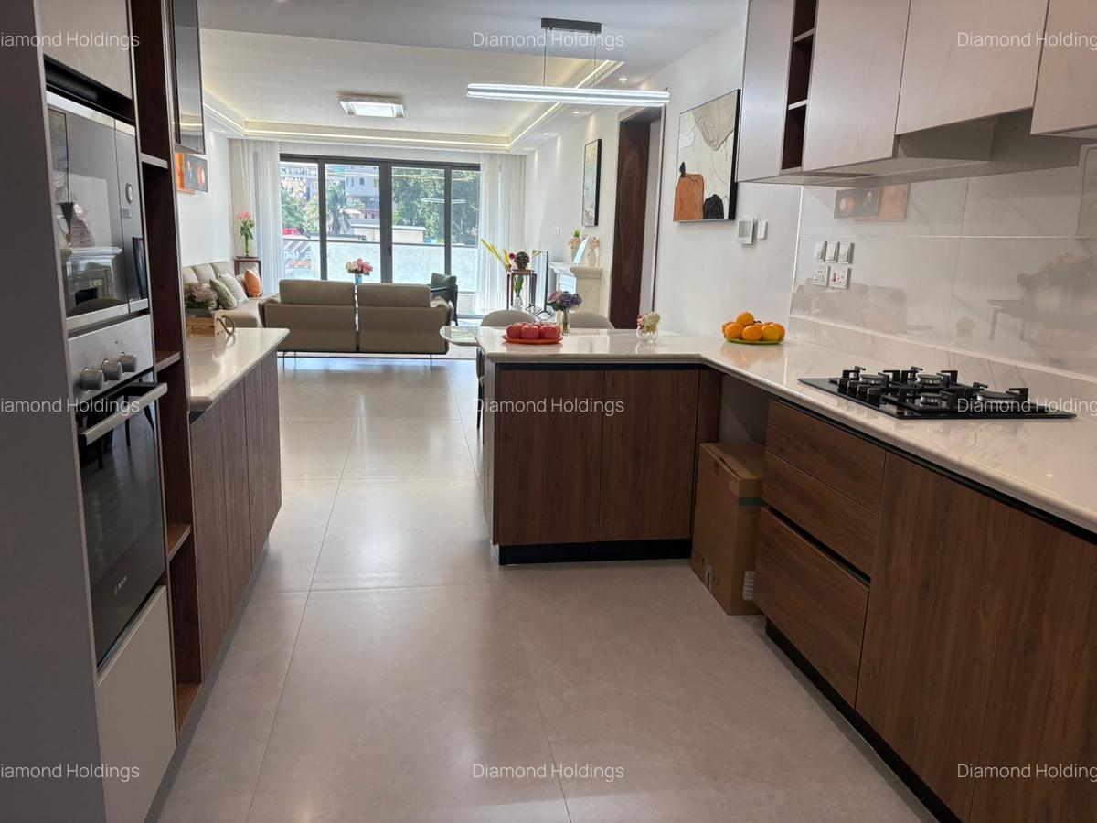 3 Bed Apartment with En Suite in Brookside - 11