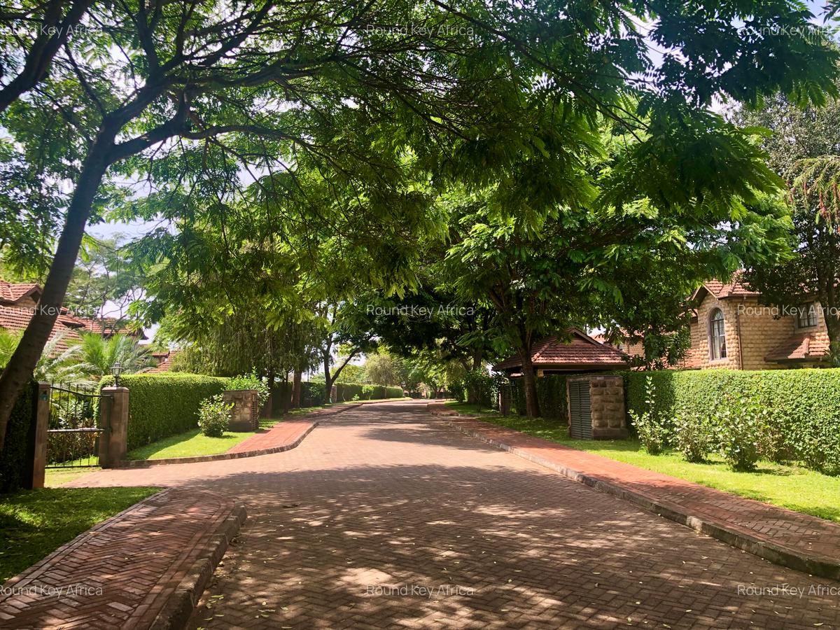 4 Bed Townhouse with En Suite at Kigwa Ridge - 12