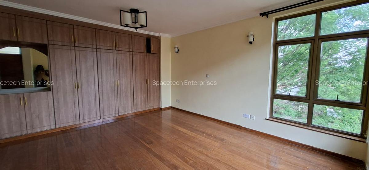 5 Bed Townhouse with En Suite in Lavington - 14