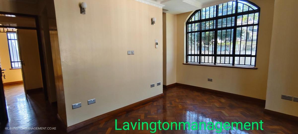 4 Bed House with En Suite at Lavington Green - 20