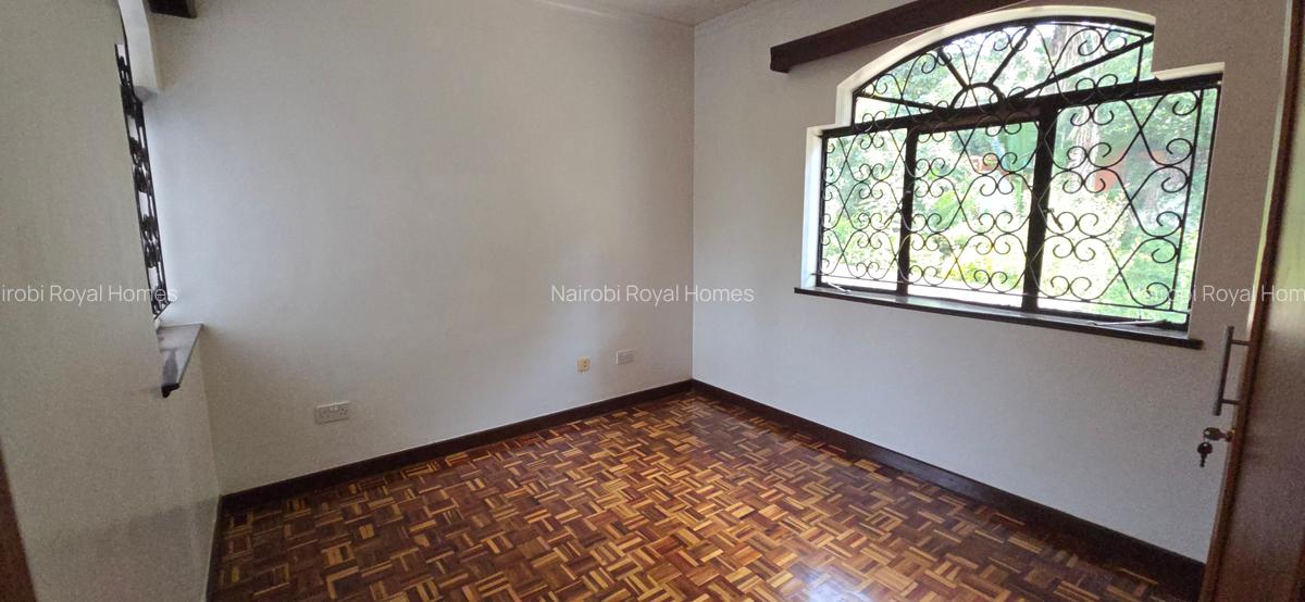 4 Bed Townhouse with En Suite at Lavington Riveside - 15