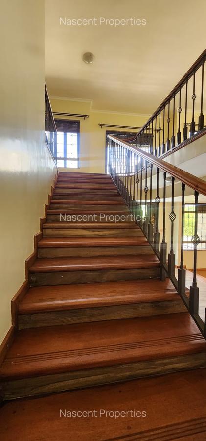 5 Bed Villa with En Suite in Runda - 8