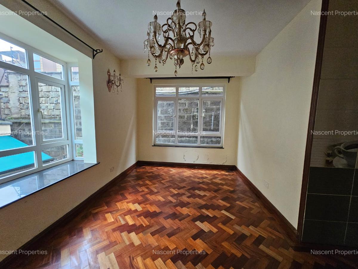 5 Bed Townhouse with En Suite in Lavington - 17