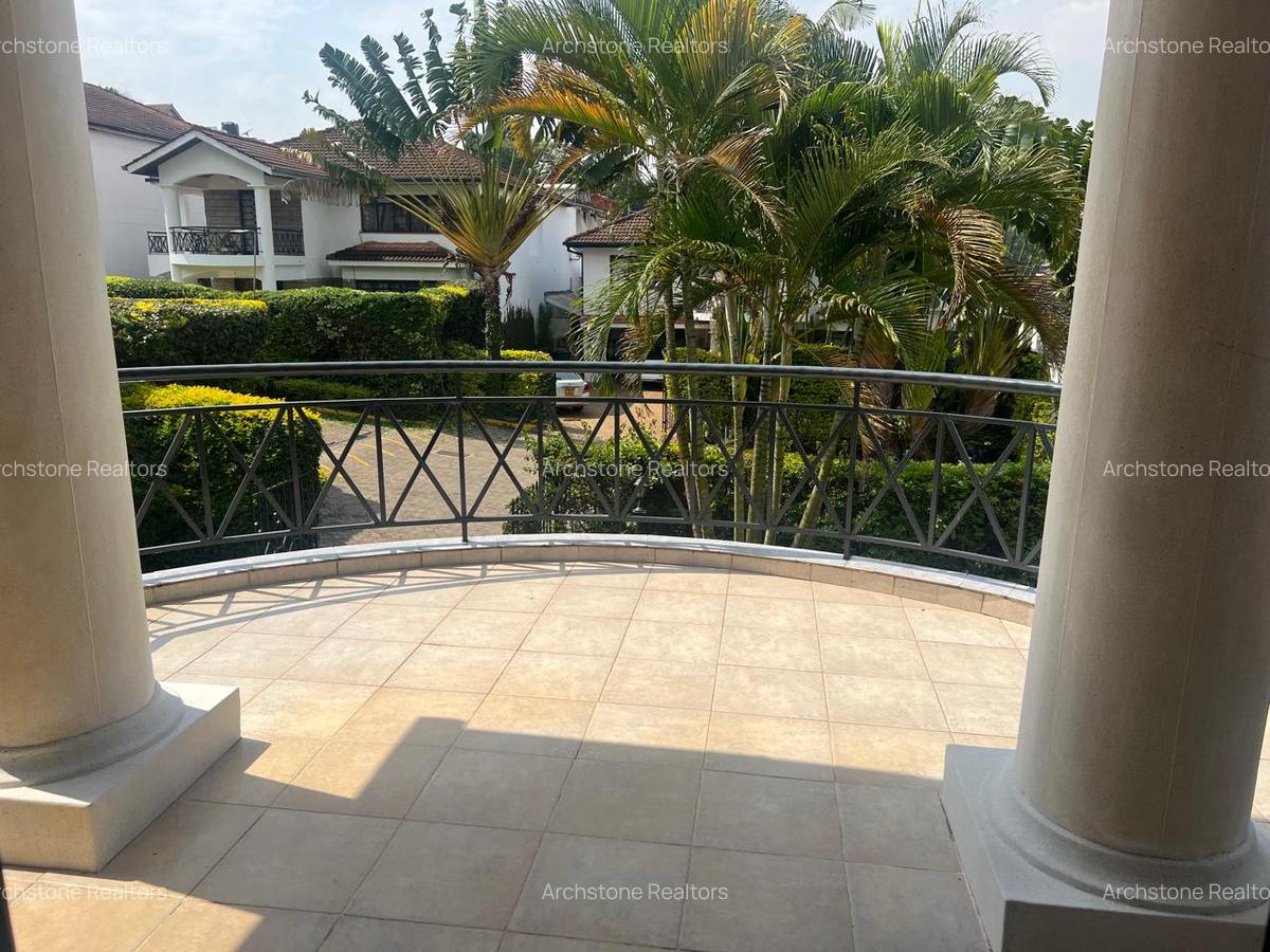 5 Bed Townhouse with En Suite in Spring Valley - 10