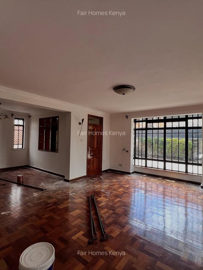 4 Bed Townhouse with En Suite at Valley Arcade - 6